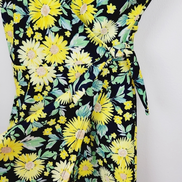 Old Navy Sunflower Print V-Neck Wrap-Front Swimdress Size XS Side Tie Wrap Skirt - Picture 5 of 10